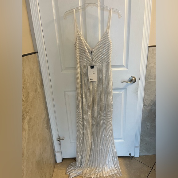 MAC DUGGAL Sequin Stripe Trumpet Gown in Pearl Size 6 New, never worn extra bead - Picture 8 of 9